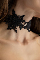 CHOKER AGUSTINA NEGRO